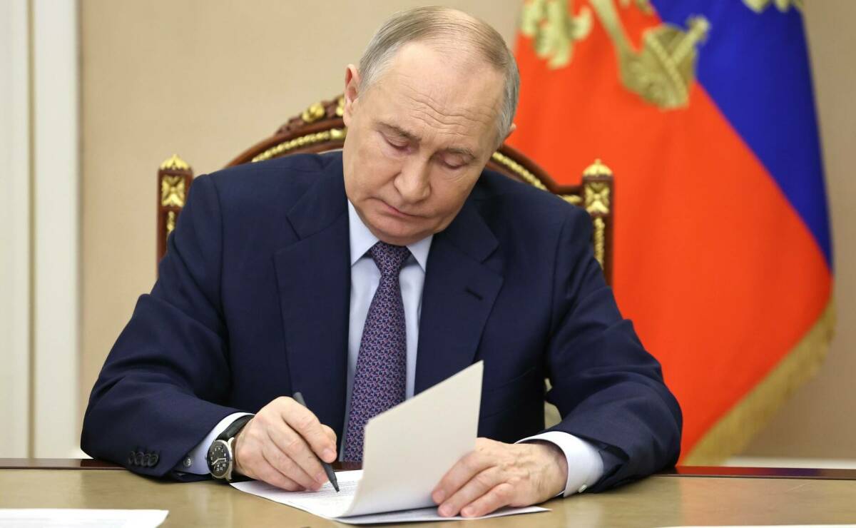 Владимир Путин подписал закон о ипотечных каникулах для семей с двумя и более детьми