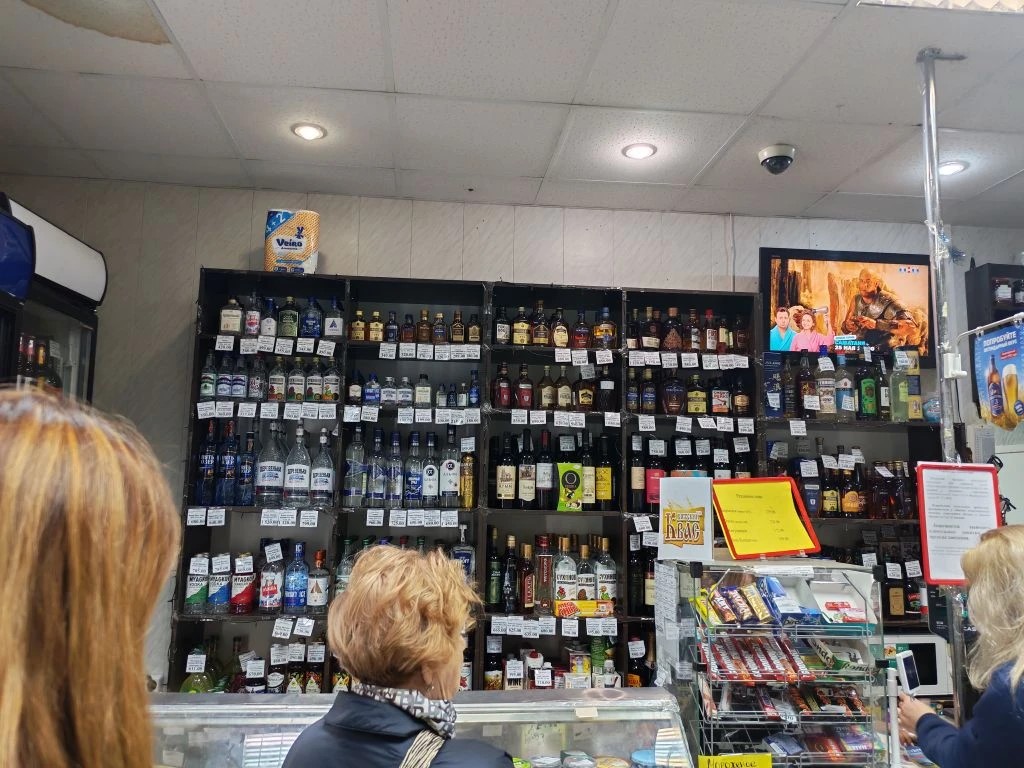 «Наливайки» под контролем: красивая вывеска, а внутри - грязь и нарушения
