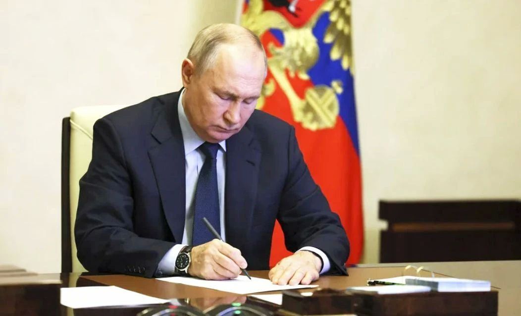 Владимир Путин подписал закон о ипотечных каникулах для семей с двумя и более детьми